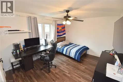 74 Lampman Drive Grimsby ON L3M 0E7