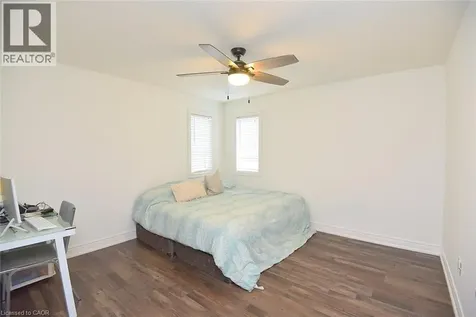 74 Lampman Drive Grimsby ON L3M 0E7
