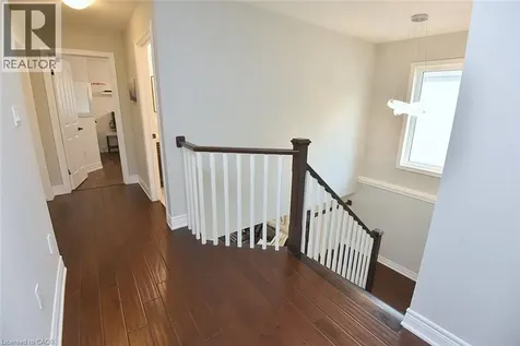 74 Lampman Drive Grimsby ON L3M 0E7