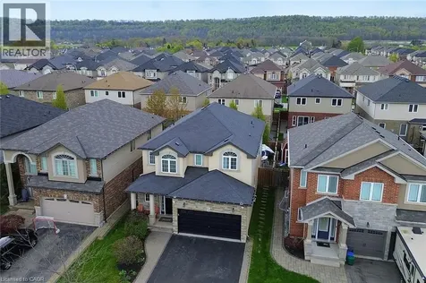 74 Lampman Drive Grimsby ON L3M 0E7