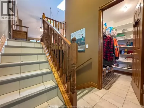 176 Bennie Avenue Leamington ON N8H 5L8