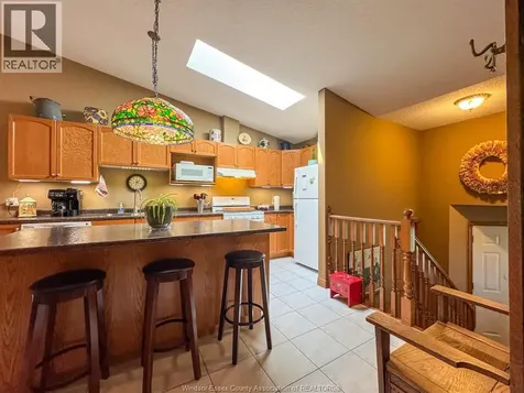 176 Bennie Avenue Leamington ON N8H 5L8