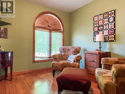 176 Bennie Avenue Leamington ON N8H 5L8