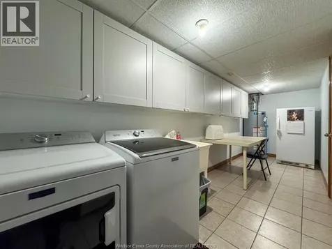 176 Bennie Avenue Leamington ON N8H 5L8