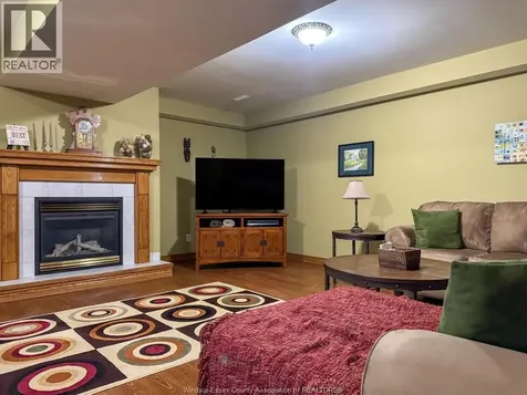 176 Bennie Avenue Leamington ON N8H 5L8