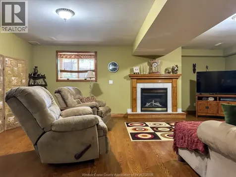 176 Bennie Avenue Leamington ON N8H 5L8