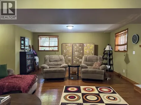 176 Bennie Avenue Leamington ON N8H 5L8
