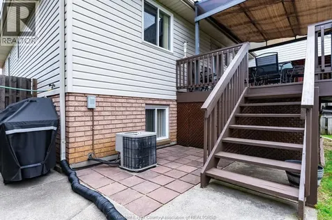 130 Sturgeon Meadows Avenue Leamington ON N8H 5L1