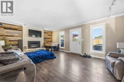 309 Edgewood Street Sarnia ON N7S 5S1