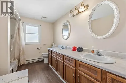 309 Edgewood Street Sarnia ON N7S 5S1