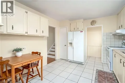 652 Ardleigh Crescent Burlington ON L7L 4K8