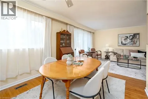 652 Ardleigh Crescent Burlington ON L7L 4K8