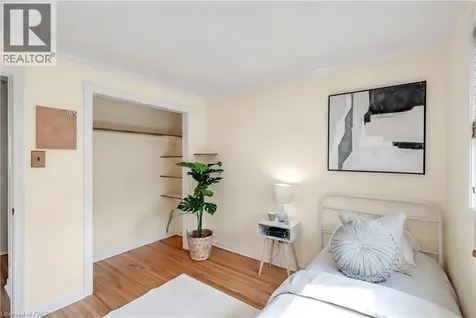 652 Ardleigh Crescent Burlington ON L7L 4K8