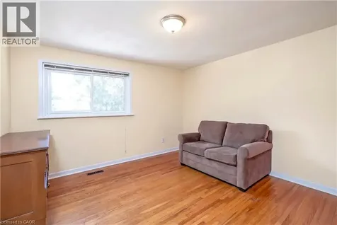 652 Ardleigh Crescent Burlington ON L7L 4K8