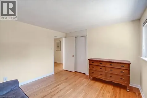 652 Ardleigh Crescent Burlington ON L7L 4K8