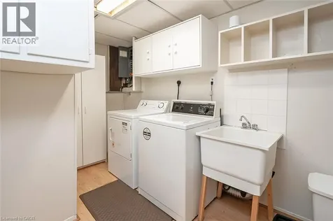 652 Ardleigh Crescent Burlington ON L7L 4K8