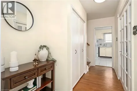 652 Ardleigh Crescent Burlington ON L7L 4K8
