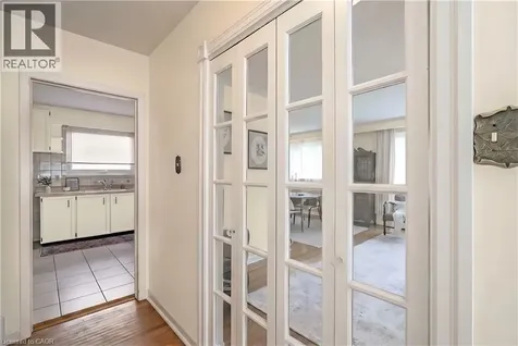 652 Ardleigh Crescent Burlington ON L7L 4K8