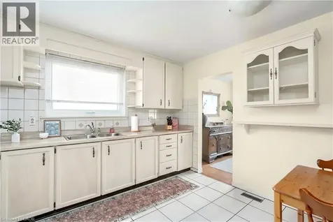 652 Ardleigh Crescent Burlington ON L7L 4K8