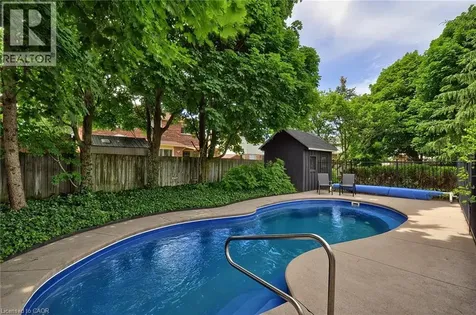 31 Birchlawn Avenue Cambridge ON N1S 4S1