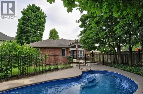 31 Birchlawn Avenue Cambridge ON N1S 4S1