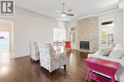 2203 Roxborough Windsor ON N9E 2Z7