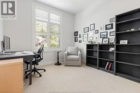 2203 Roxborough Windsor ON N9E 2Z7