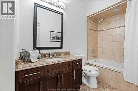 2203 Roxborough Windsor ON N9E 2Z7