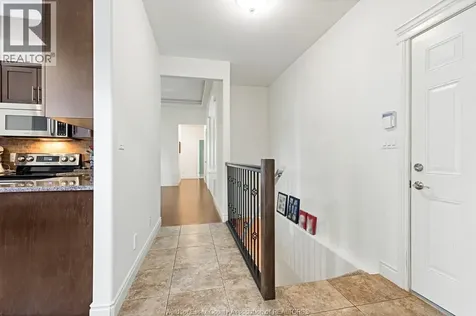 2203 Roxborough Windsor ON N9E 2Z7