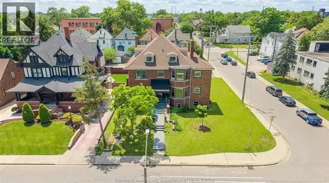 801 Victoria Avenue Windsor ON N9A 4N5
