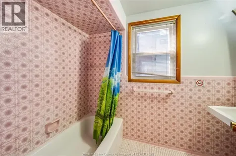 801 Victoria Avenue Windsor ON N9A 4N5