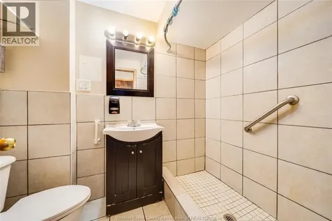 801 Victoria Avenue Windsor ON N9A 4N5