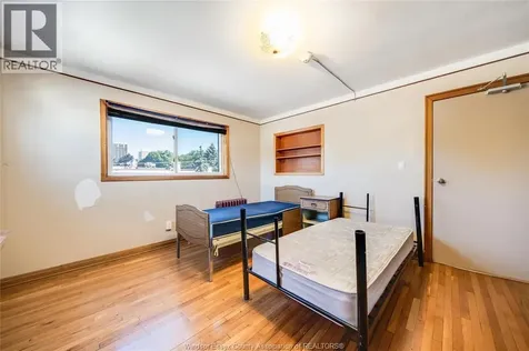 801 Victoria Avenue Windsor ON N9A 4N5