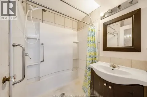 801 Victoria Avenue Windsor ON N9A 4N5