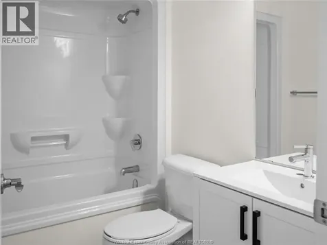 220 Mclellan Avenue Amherstburg ON N9V 0H1