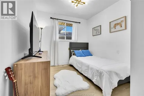2709 Jefferson Windsor ON N8T 3E7