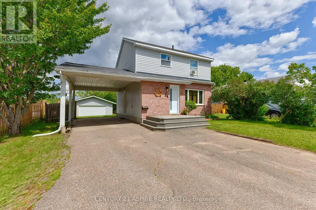 2A Selkirk Street Petawawa ON K8H 3C1