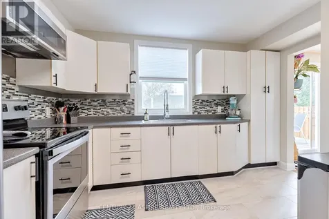 2A Selkirk Street Petawawa ON K8H 3C1