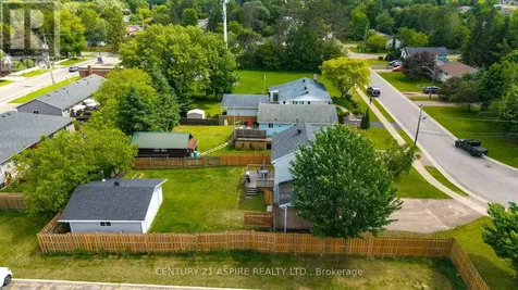 2A Selkirk Street Petawawa ON K8H 3C1