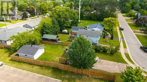 2A Selkirk Street Petawawa ON K8H 3C1