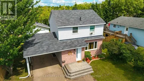 2A Selkirk Street Petawawa ON K8H 3C1
