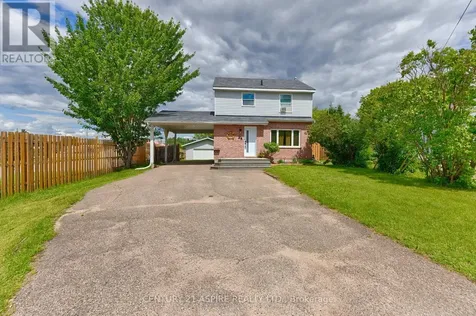 2A Selkirk Street Petawawa ON K8H 3C1