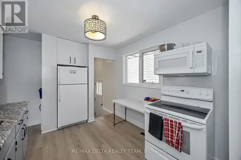 115 Meadowlands Drive West Ottawa ON K2G 2S2