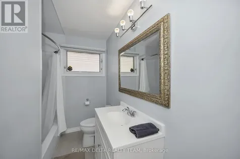 115 Meadowlands Drive West Ottawa ON K2G 2S2