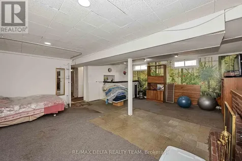 115 Meadowlands Drive West Ottawa ON K2G 2S2