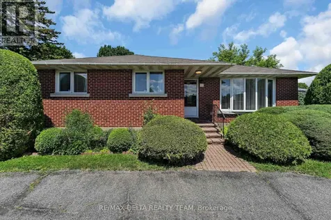 115 Meadowlands Drive West Ottawa ON K2G 2S2