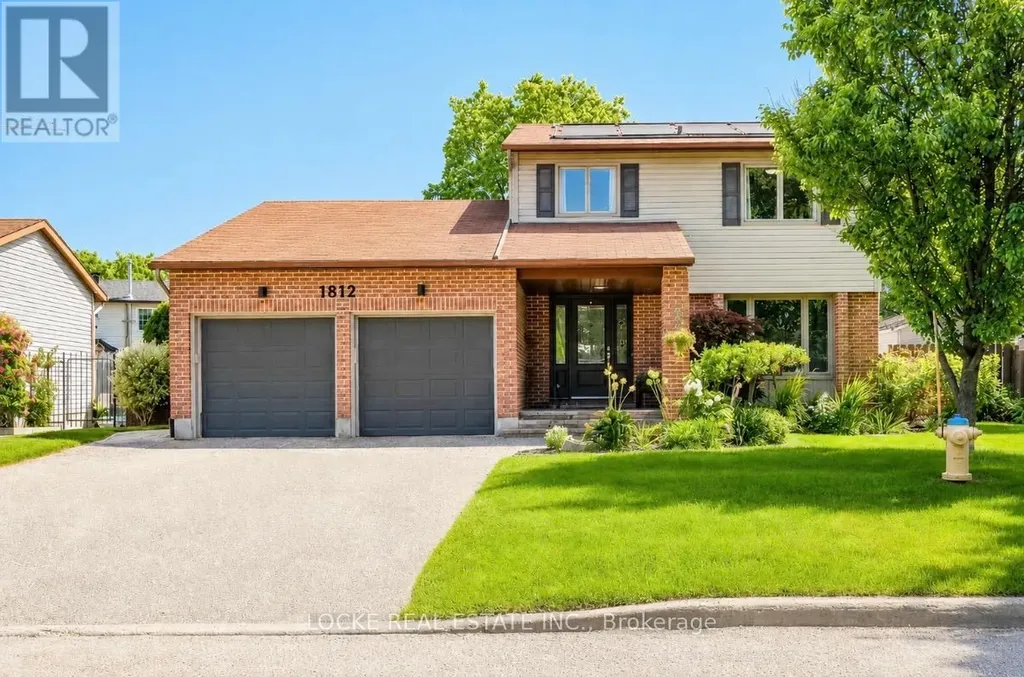 1821 Woodhaven Heights Ottawa ON K1E 2W3