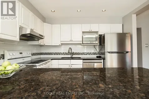 1821 Woodhaven Heights Ottawa ON K1E 2W3