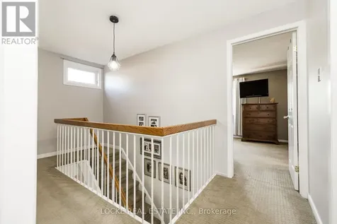 1821 Woodhaven Heights Ottawa ON K1E 2W3