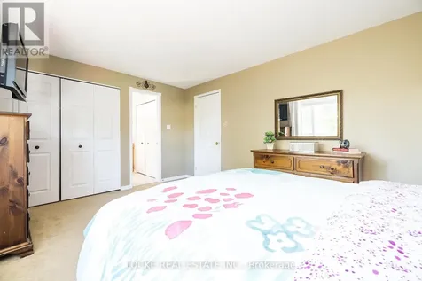 1821 Woodhaven Heights Ottawa ON K1E 2W3